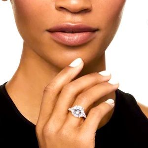 8 ct.t.w. Designer Cubic Zirconia Faux Diamond Cocktail Ring Size 7